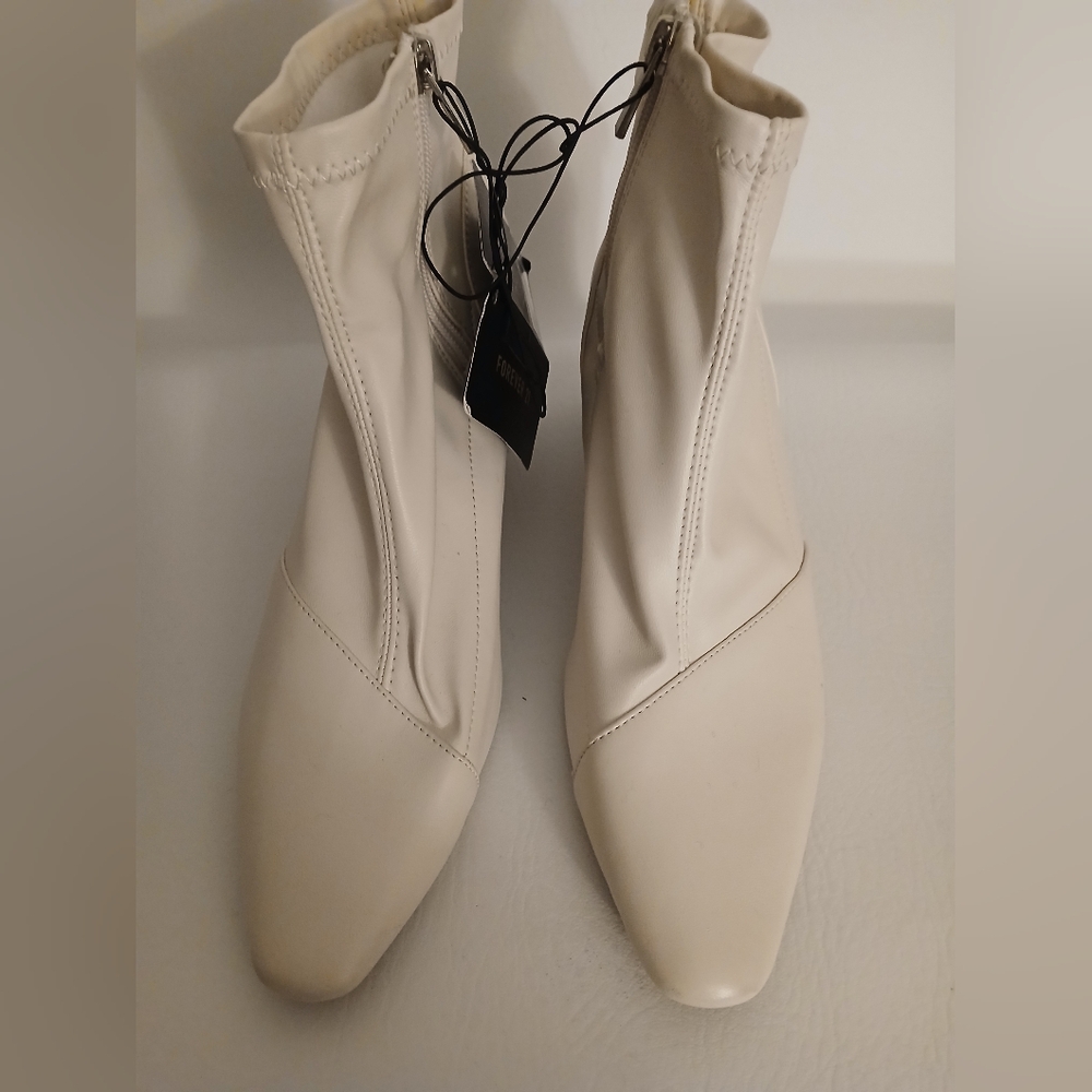 Women's Forever 21 ivory faux leather muss calf length boot Sz8M side zip - Picture 12 of 14